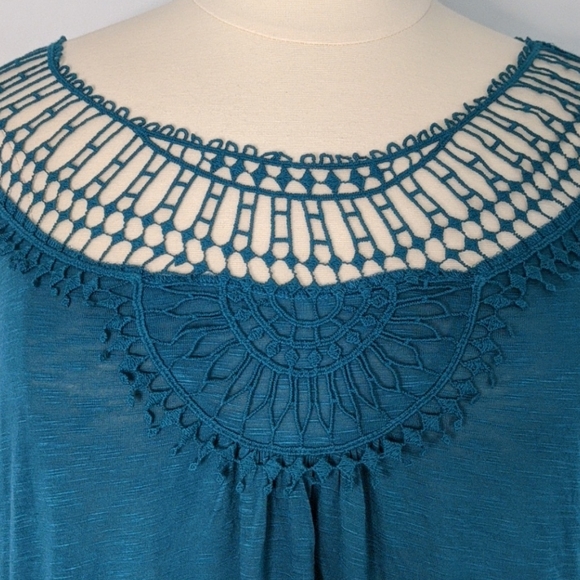 Eyeshadow brand boho crochet blouse - Picture 2 of 6